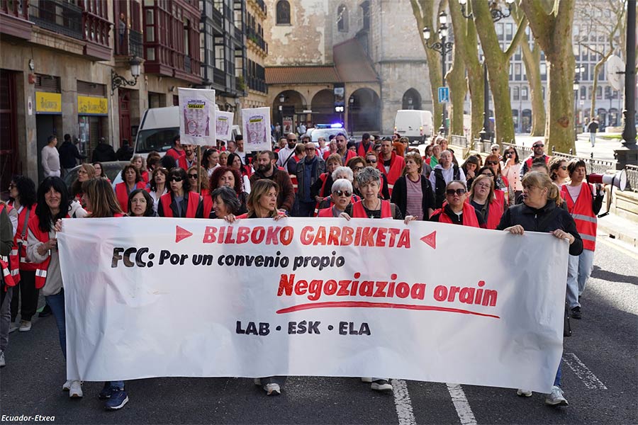Bilboko garbikuntza greban - Foto de Ecuador Etxea